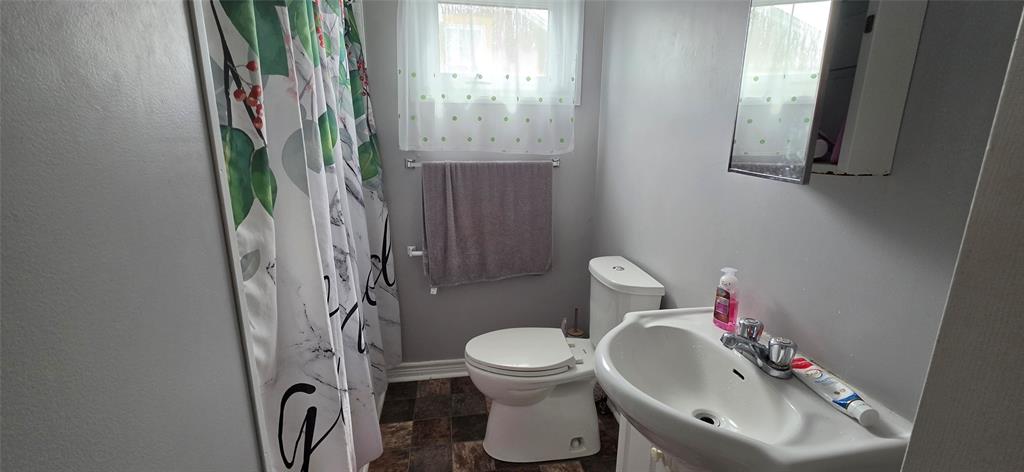 10 NOTRE DAME STREET, ST. LAWRENCE, Newfoundland, Canada A03 2V0, ,1 BathroomBathrooms,Residential,For Sale,NOTRE DAME STREET,6280