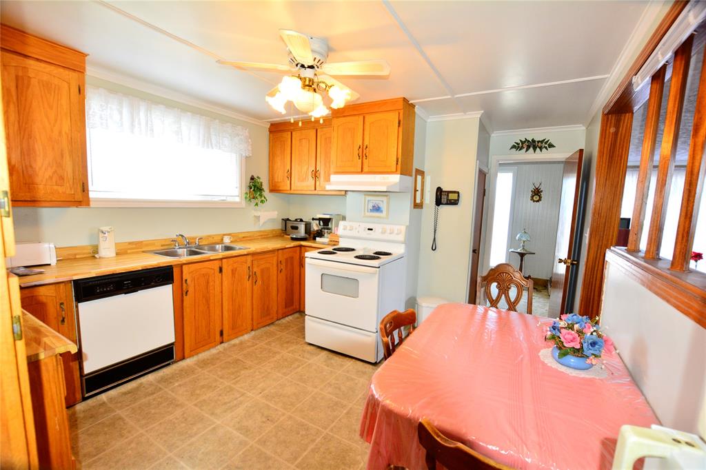 147 CONCEPTION BAY HIGHWAY, BAY ROBERTS, Newfoundland, Canada A0A 1G0, ,2 BathroomsBathrooms,Mixed,For Sale,CONCEPTION BAY HIGHWAY,6306