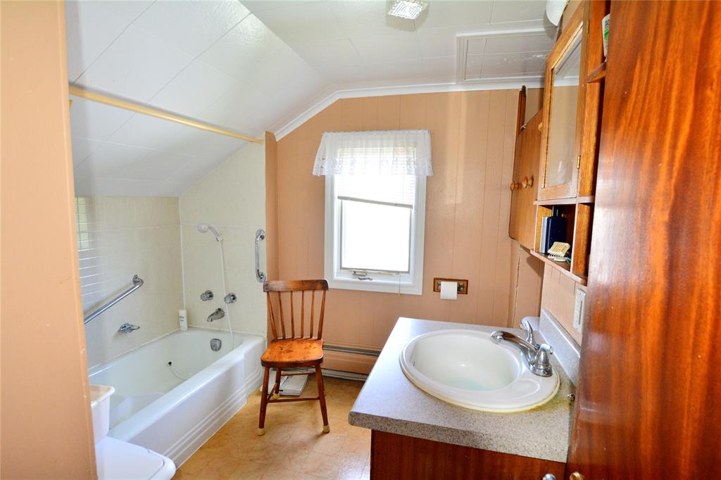 147 CONCEPTION BAY HIGHWAY, BAY ROBERTS, Newfoundland, Canada A0A 1G0, ,2 BathroomsBathrooms,Mixed,For Sale,CONCEPTION BAY HIGHWAY,6306