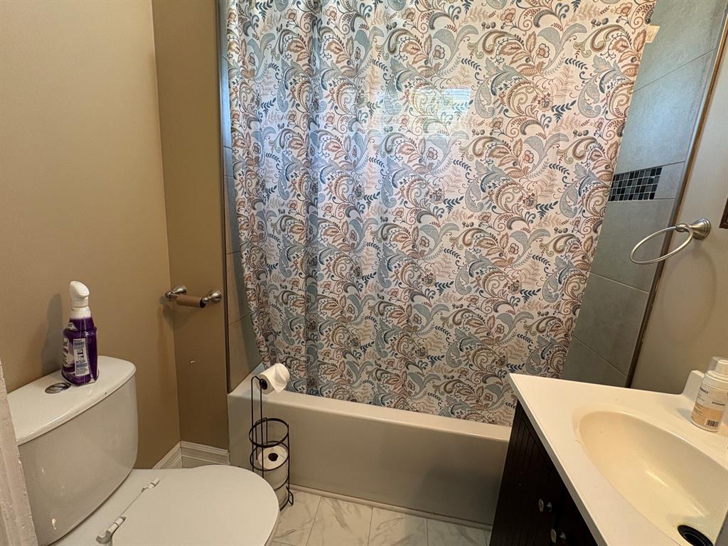 10-12 PINCH ROAD, UPPER ISLAND COVE, Newfoundland, Canada A0A 4E0, ,2 BathroomsBathrooms,Residential,Sale Pending,PINCH ROAD,6309