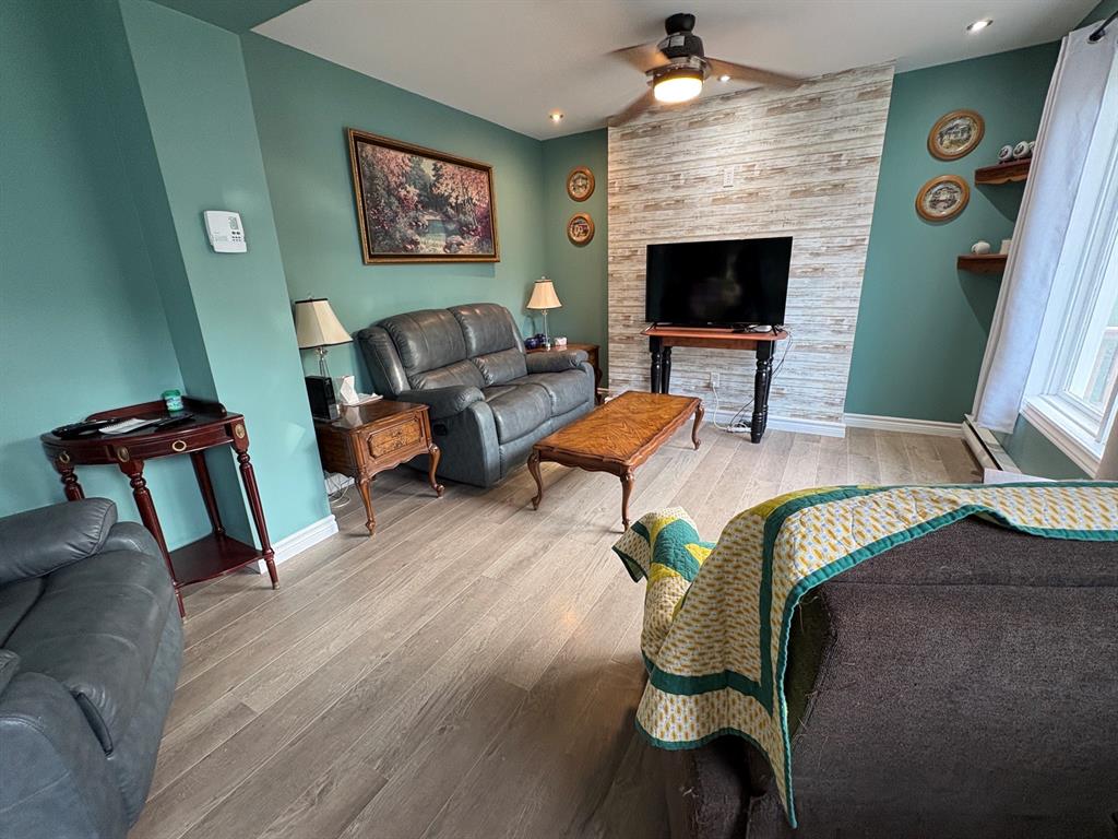 10-12 PINCH ROAD, UPPER ISLAND COVE, Newfoundland, Canada A0A 4E0, ,2 BathroomsBathrooms,Residential,Sale Pending,PINCH ROAD,6309