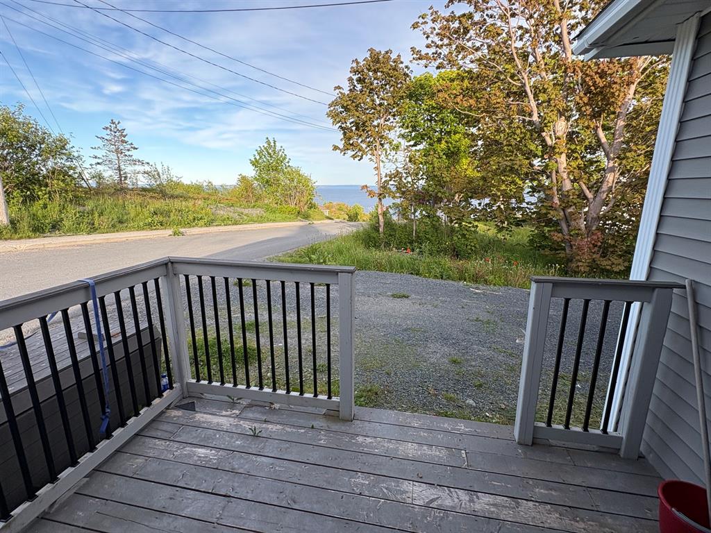 10-12 PINCH ROAD, UPPER ISLAND COVE, Newfoundland, Canada A0A 4E0, ,2 BathroomsBathrooms,Residential,Sale Pending,PINCH ROAD,6309