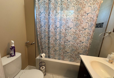 10-12 PINCH ROAD, UPPER ISLAND COVE, Newfoundland, Canada A0A 4E0, ,2 BathroomsBathrooms,Residential,Sale Pending,PINCH ROAD,6309