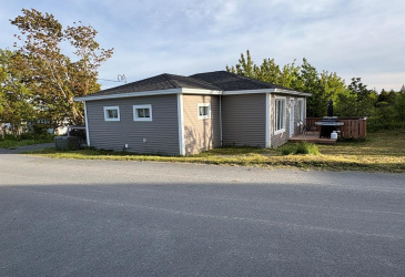 10-12 PINCH ROAD, UPPER ISLAND COVE, Newfoundland, Canada A0A 4E0, ,2 BathroomsBathrooms,Residential,Sale Pending,PINCH ROAD,6309