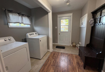 10-12 PINCH ROAD, UPPER ISLAND COVE, Newfoundland, Canada A0A 4E0, ,2 BathroomsBathrooms,Residential,Sale Pending,PINCH ROAD,6309
