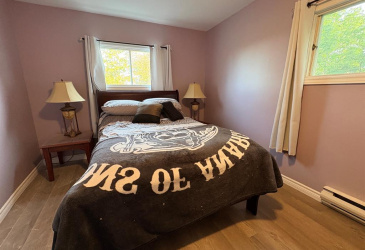 10-12 PINCH ROAD, UPPER ISLAND COVE, Newfoundland, Canada A0A 4E0, ,2 BathroomsBathrooms,Residential,Sale Pending,PINCH ROAD,6309