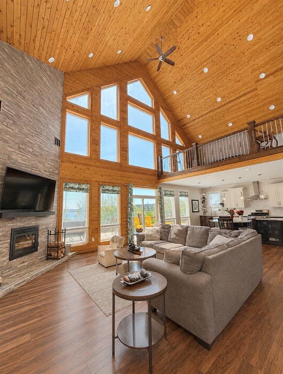 8 BEACH PATH, DEEP BIGHT, Newfoundland, Canada A0E 2A0, ,4 BathroomsBathrooms,Residential,For Sale,BEACH PATH,6310