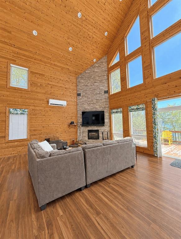 8 BEACH PATH, DEEP BIGHT, Newfoundland, Canada A0E 2A0, ,4 BathroomsBathrooms,Residential,For Sale,BEACH PATH,6310