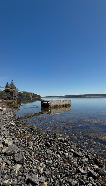8 BEACH PATH, DEEP BIGHT, Newfoundland, Canada A0E 2A0, ,4 BathroomsBathrooms,Residential,For Sale,BEACH PATH,6310