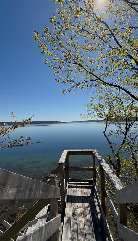 8 BEACH PATH, DEEP BIGHT, Newfoundland, Canada A0E 2A0, ,4 BathroomsBathrooms,Residential,For Sale,BEACH PATH,6310