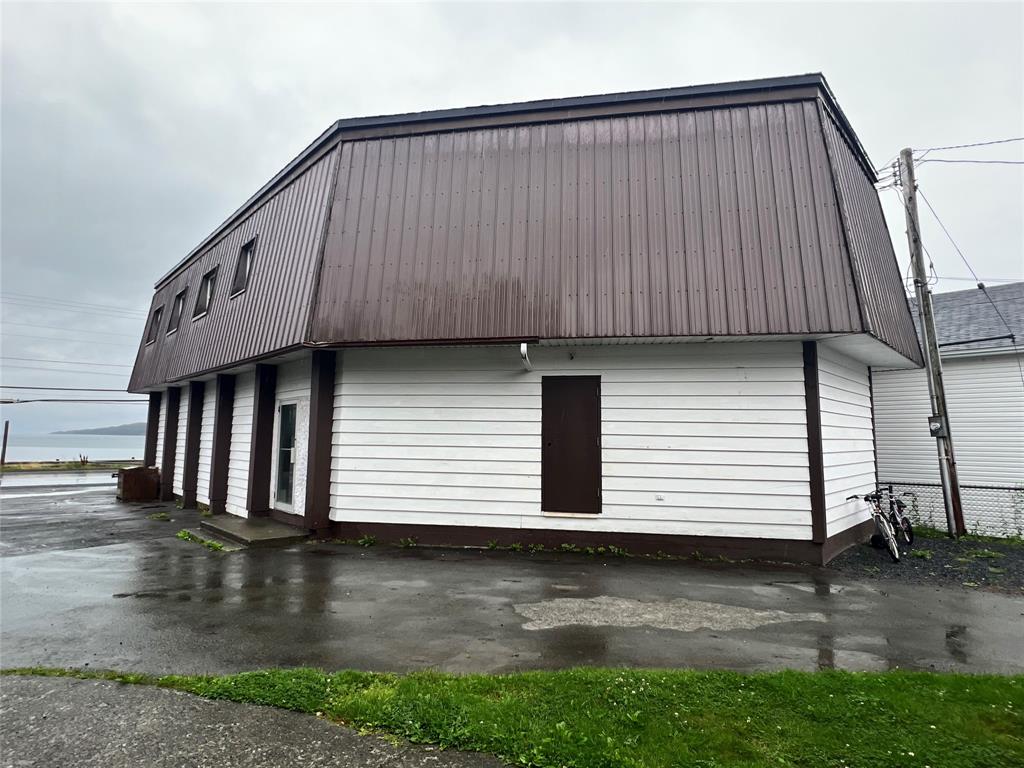 109 CONCEPTION BAY HIGHWAY, CLARKE'S BEACH, Newfoundland, Canada A0A 1W0, ,1 BathroomBathrooms,Mixed,For Sale,CONCEPTION BAY HIGHWAY,6312