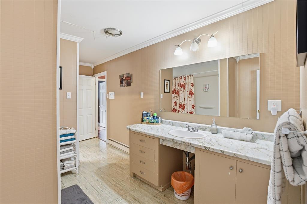 214-216 CRESTON BOULEVARD, MARYSTOWN, Newfoundland, Canada A0E 1K0, ,2 BathroomsBathrooms,Residential,For Sale,CRESTON BOULEVARD,6322