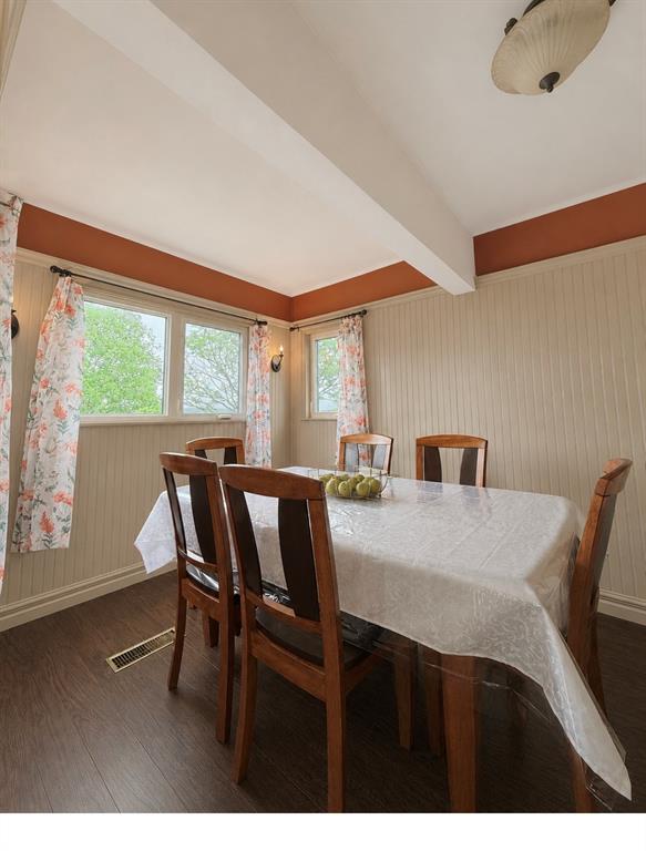 121 MEMORIAL DRIVE, CLARENVILLE, Newfoundland, Canada A5A 1P7, ,2 BathroomsBathrooms,Residential,For Sale,MEMORIAL DRIVE,6328