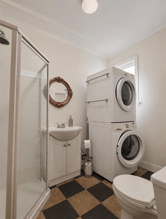 121 MEMORIAL DRIVE, CLARENVILLE, Newfoundland, Canada A5A 1P7, ,2 BathroomsBathrooms,Residential,For Sale,MEMORIAL DRIVE,6328