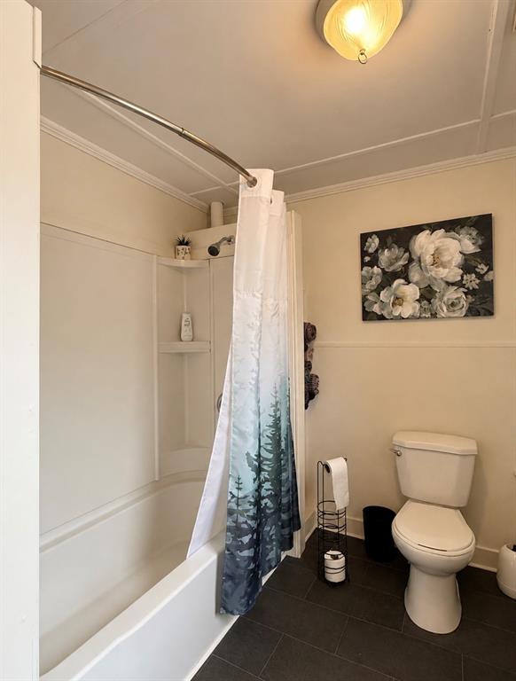 121 MEMORIAL DRIVE, CLARENVILLE, Newfoundland, Canada A5A 1P7, ,2 BathroomsBathrooms,Residential,For Sale,MEMORIAL DRIVE,6328