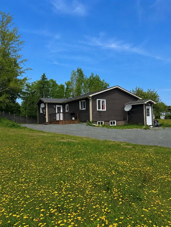 6 HOBBS ROAD, PORT BLANDFORD, Newfoundland, Canada A0C 2G0, ,1 BathroomBathrooms,Residential,For Sale,HOBBS ROAD,6331