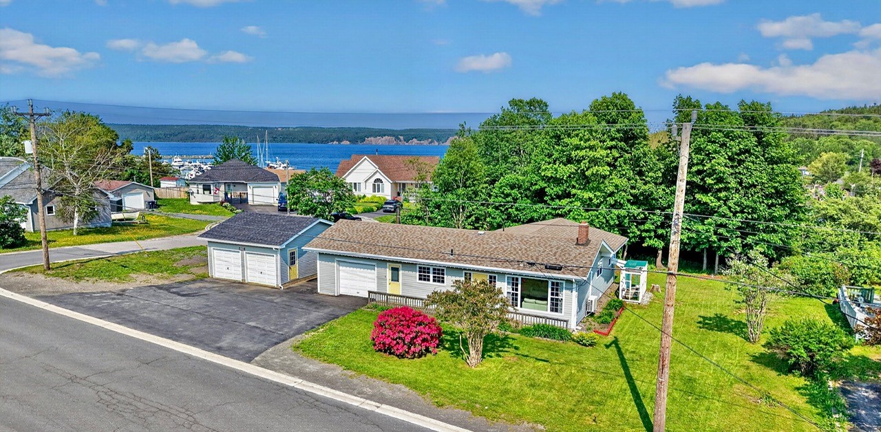229 MARINE DRIVE, CLARENVILLE, Newfoundland, Canada A5A 1M8, ,1 BathroomBathrooms,Residential,For Sale,MARINE DRIVE,6335