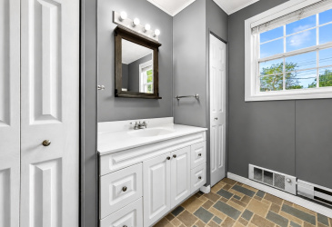229 MARINE DRIVE, CLARENVILLE, Newfoundland, Canada A5A 1M8, ,1 BathroomBathrooms,Residential,Sale Pending,MARINE DRIVE,6335