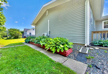 229 MARINE DRIVE, CLARENVILLE, Newfoundland, Canada A5A 1M8, ,1 BathroomBathrooms,Residential,Sale Pending,MARINE DRIVE,6335 229 MARINE DRIVE, CLARENVILLE, Newfoundland, Canada A5A 1M8, ,1 BathroomBathrooms,Residential,Sale Pending,MARINE DRIVE,6335