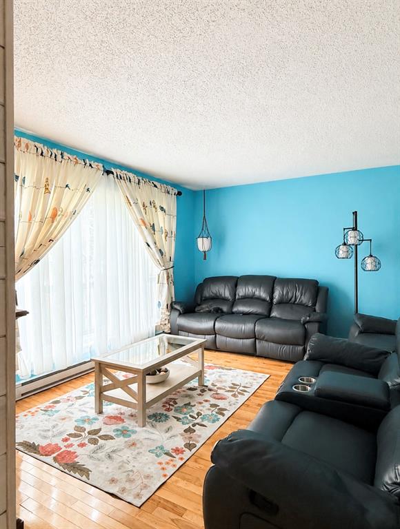 11 MUNICIPAL SQUARE, CLARENVILLE, Newfoundland, Canada A5A 1T4, ,2 BathroomsBathrooms,Residential,For Sale,MUNICIPAL SQUARE,6337