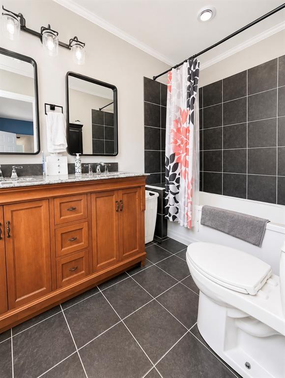 11 MUNICIPAL SQUARE, CLARENVILLE, Newfoundland, Canada A5A 1T4, ,2 BathroomsBathrooms,Residential,For Sale,MUNICIPAL SQUARE,6337