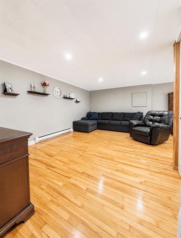 11 MUNICIPAL SQUARE, CLARENVILLE, Newfoundland, Canada A5A 1T4, ,2 BathroomsBathrooms,Residential,For Sale,MUNICIPAL SQUARE,6337