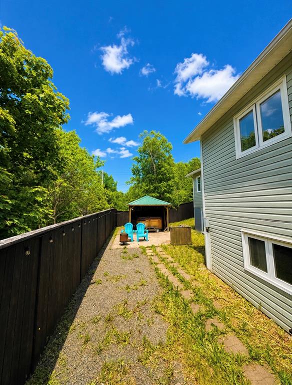 11 MUNICIPAL SQUARE, CLARENVILLE, Newfoundland, Canada A5A 1T4, ,2 BathroomsBathrooms,Residential,For Sale,MUNICIPAL SQUARE,6337