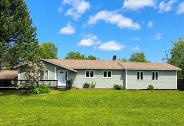 11 MUNICIPAL SQUARE, CLARENVILLE, Newfoundland, Canada A5A 1T4, ,2 BathroomsBathrooms,Residential,For Sale,MUNICIPAL SQUARE,6337