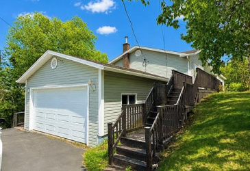 11 MUNICIPAL SQUARE, CLARENVILLE, Newfoundland, Canada A5A 1T4, ,2 BathroomsBathrooms,Residential,For Sale,MUNICIPAL SQUARE,6337