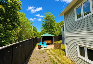 11 MUNICIPAL SQUARE, CLARENVILLE, Newfoundland, Canada A5A 1T4, ,2 BathroomsBathrooms,Residential,For Sale,MUNICIPAL SQUARE,6337