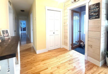 11 MUNICIPAL SQUARE, CLARENVILLE, Newfoundland, Canada A5A 1T4, ,2 BathroomsBathrooms,Residential,For Sale,MUNICIPAL SQUARE,6337