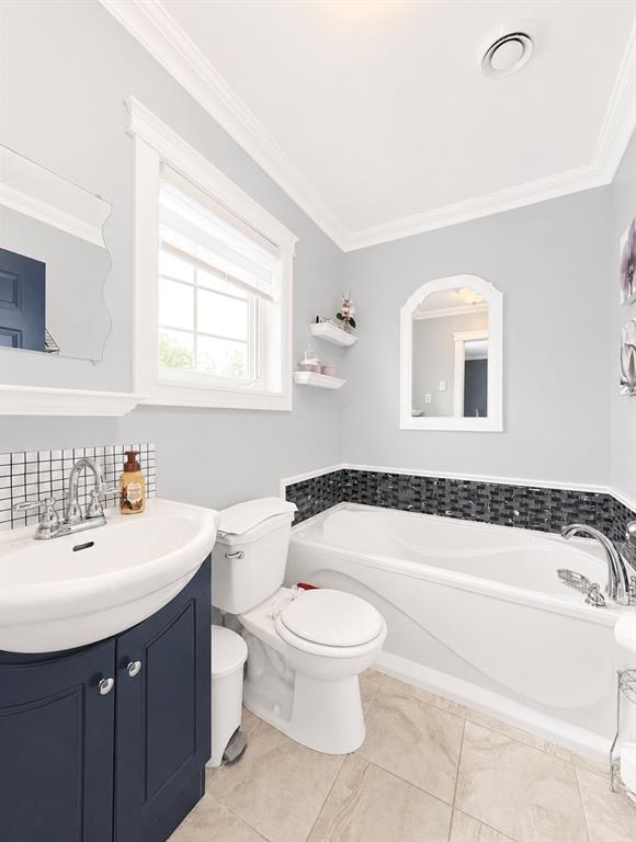65 SUNSET DRIVE, CLARENVILLE, Newfoundland, Canada A5A 0A3, ,3 BathroomsBathrooms,Residential,For Sale,SUNSET DRIVE,6344