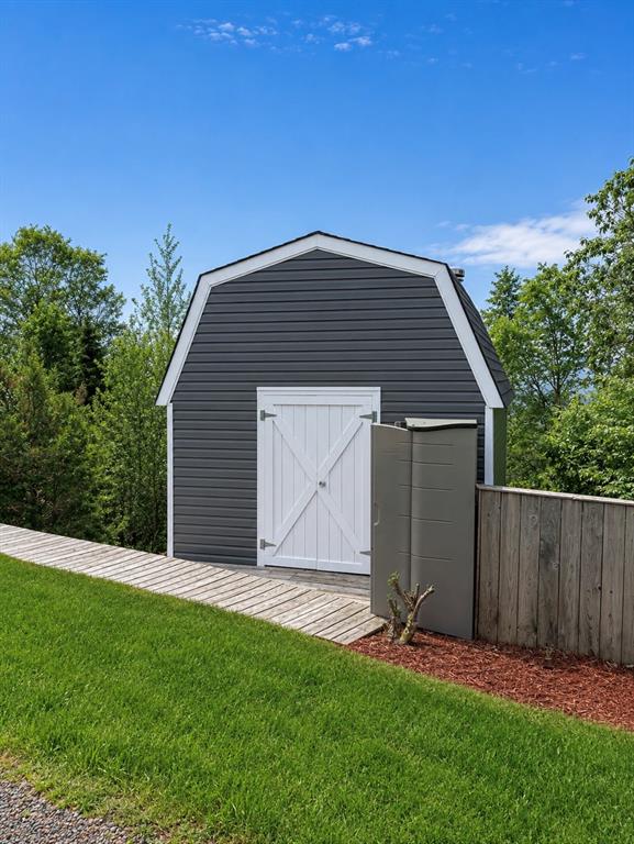 16 JEAN D'ARC PLACE, CLARENVILLE, Newfoundland, Canada A5A 1J4, ,3 BathroomsBathrooms,Residential,Sale Pending,JEAN D'ARC PLACE,6345