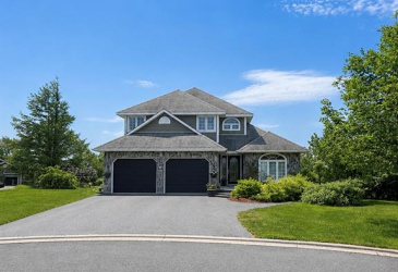 16 JEAN D'ARC PLACE, CLARENVILLE, Newfoundland, Canada A5A 1J4, ,3 BathroomsBathrooms,Residential,Sale Pending,JEAN D'ARC PLACE,6345