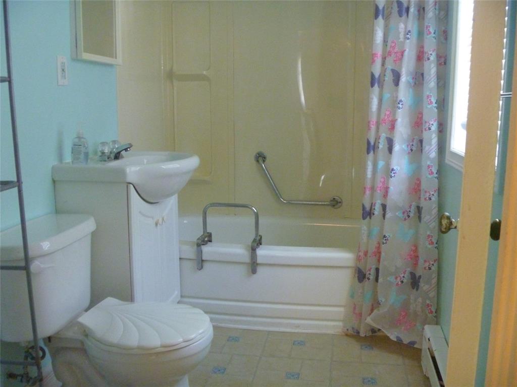 50 LEMARCHANT STREET, CARBONEAR, Newfoundland, Canada A1Y 1B8, ,1 BathroomBathrooms,Residential,For Sale,LEMARCHANT STREET,6349