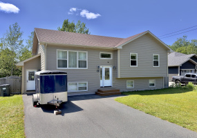 11 BARNES ROAD, CLARENVILLE, Newfoundland, Canada A5A 3A0, ,0,Residential,For Sale,BARNES ROAD,6352