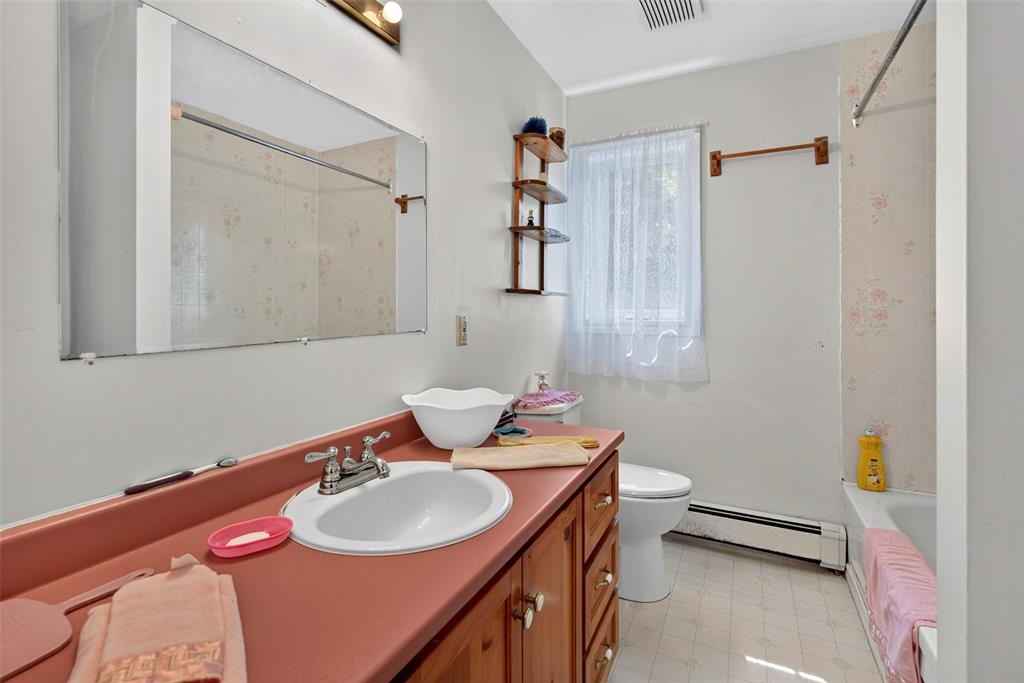 21-23 BOYD AVENUE, CLARKE'S BEACH, Newfoundland, Canada A0A 1W0, ,2 BathroomsBathrooms,Residential,For Sale,BOYD AVENUE,6354
