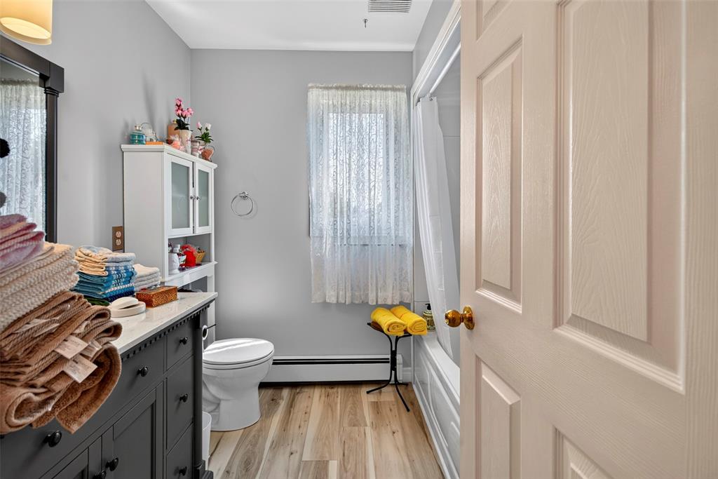 21-23 BOYD AVENUE, CLARKE'S BEACH, Newfoundland, Canada A0A 1W0, ,2 BathroomsBathrooms,Residential,For Sale,BOYD AVENUE,6354