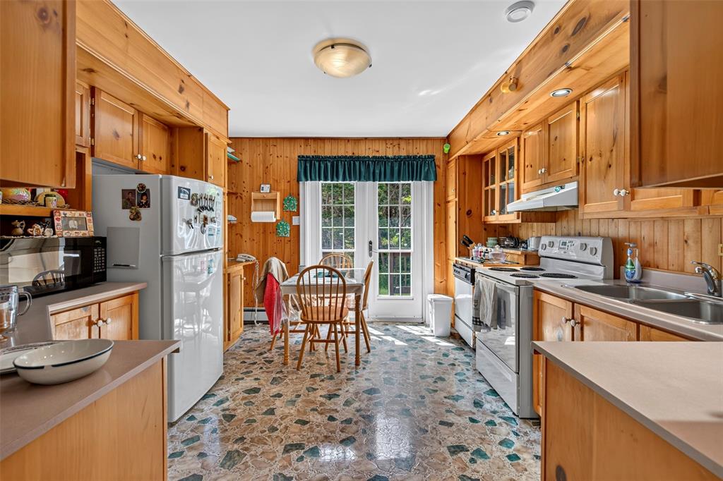 21-23 BOYD AVENUE, CLARKE'S BEACH, Newfoundland, Canada A0A 1W0, ,2 BathroomsBathrooms,Residential,For Sale,BOYD AVENUE,6354