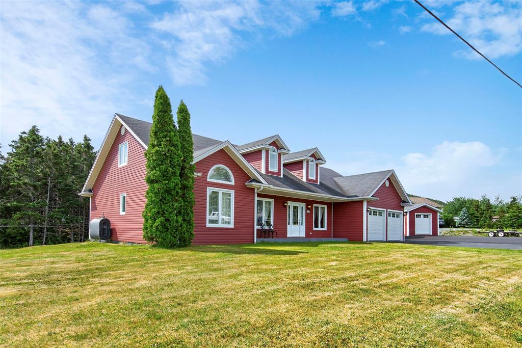21-23 BOYD AVENUE, CLARKE'S BEACH, Newfoundland, Canada A0A 1W0, ,2 BathroomsBathrooms,Residential,For Sale,BOYD AVENUE,6354