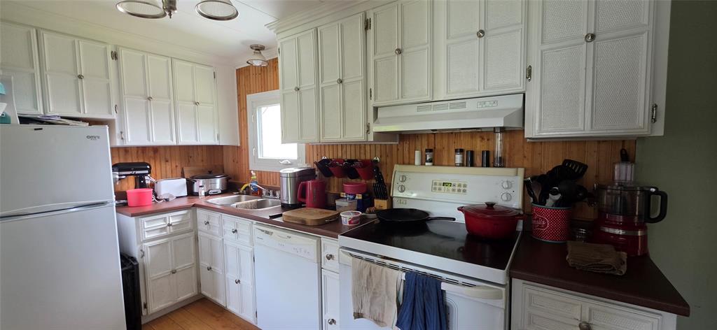 3 BAYVIEW DRIVE, BURIN, Newfoundland, Canada A0E 1E0, ,0,Residential,For Sale,BAYVIEW DRIVE,6356