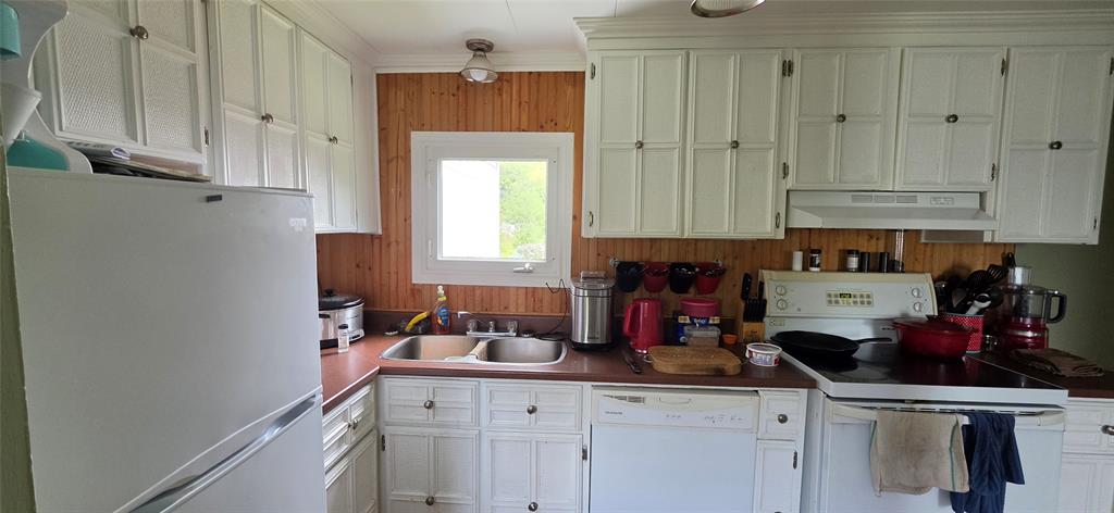 3 BAYVIEW DRIVE, BURIN, Newfoundland, Canada A0E 1E0, ,0,Residential,For Sale,BAYVIEW DRIVE,6356
