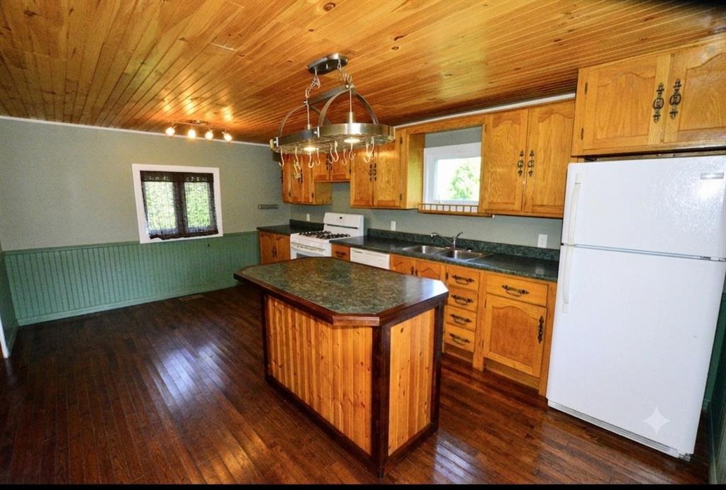 287-291 MAIN ROAD, LEAD COVE, Newfoundland, Canada A0B 1H0, ,2 BathroomsBathrooms,Residential,Reduced,MAIN ROAD,6364