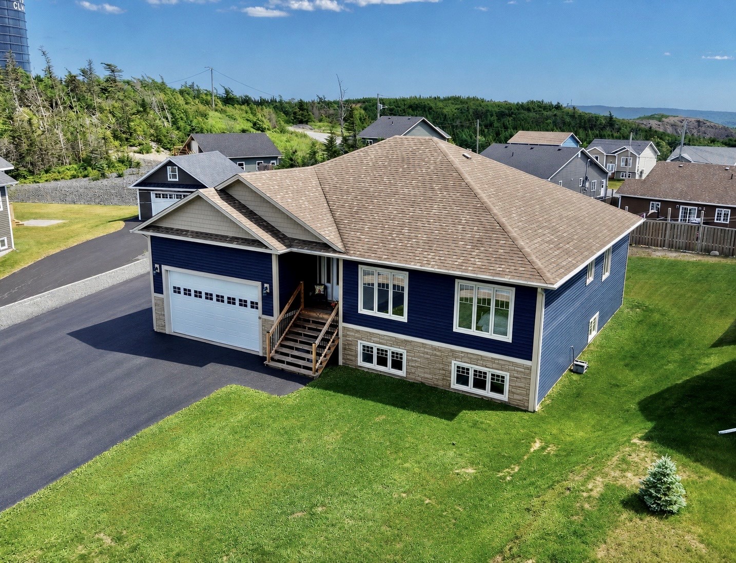 69 SUNSET DRIVE, CLARENVILLE, Newfoundland, Canada A5A 0A7, ,2 BathroomsBathrooms,Residential,For Sale,SUNSET DRIVE,6365