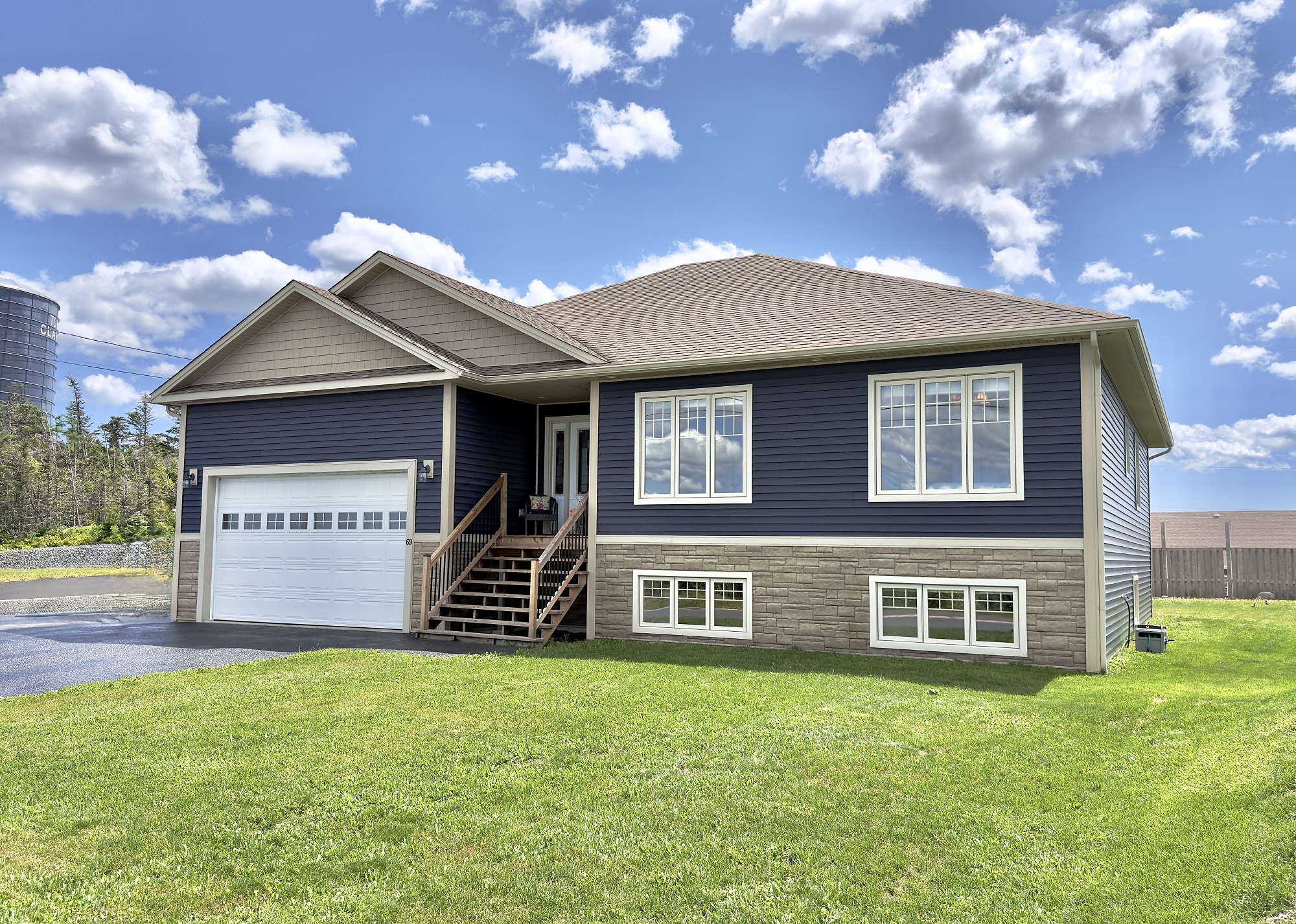 69 SUNSET DRIVE, CLARENVILLE, Newfoundland, Canada A5A 0A7, ,2 BathroomsBathrooms,Residential,For Sale,SUNSET DRIVE,6365