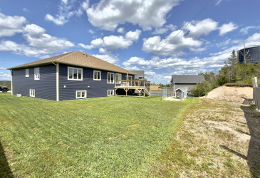 69 SUNSET DRIVE, CLARENVILLE, Newfoundland, Canada A5A 0A7, ,2 BathroomsBathrooms,Residential,For Sale,SUNSET DRIVE,6365
