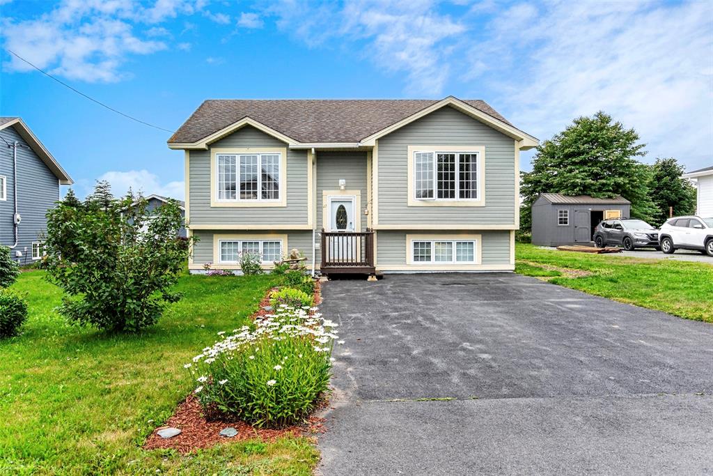 25-27 BISHOPS ROAD, BAY ROBERTS, Newfoundland, Canada A0A 1G0, ,1 BathroomBathrooms,Residential,For Sale,BISHOPS ROAD,6408