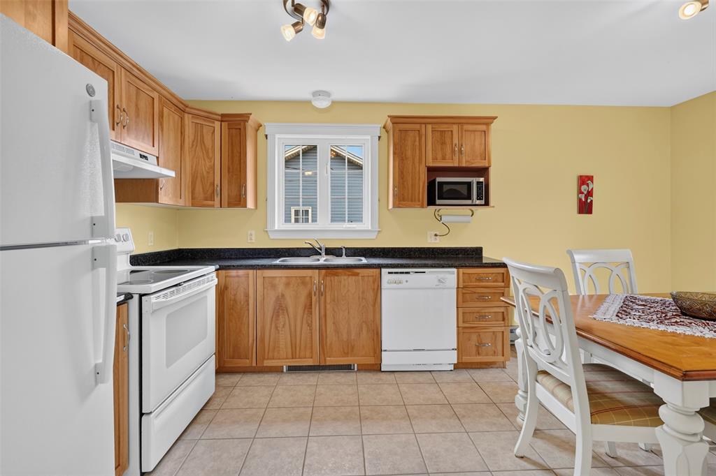 25-27 BISHOPS ROAD, BAY ROBERTS, Newfoundland, Canada A0A 1G0, ,1 BathroomBathrooms,Residential,For Sale,BISHOPS ROAD,6408