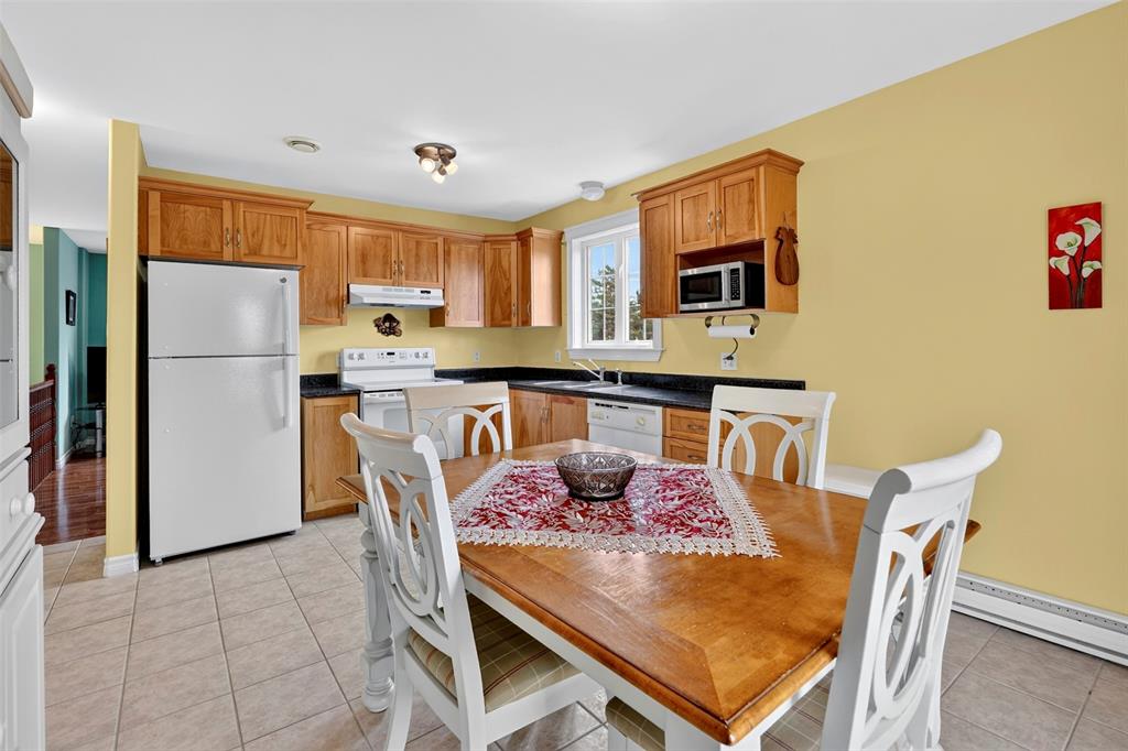 25-27 BISHOPS ROAD, BAY ROBERTS, Newfoundland, Canada A0A 1G0, ,1 BathroomBathrooms,Residential,For Sale,BISHOPS ROAD,6408