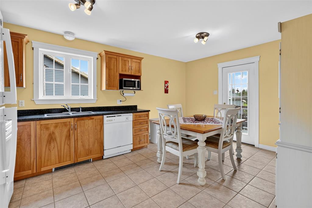 25-27 BISHOPS ROAD, BAY ROBERTS, Newfoundland, Canada A0A 1G0, ,1 BathroomBathrooms,Residential,For Sale,BISHOPS ROAD,6408